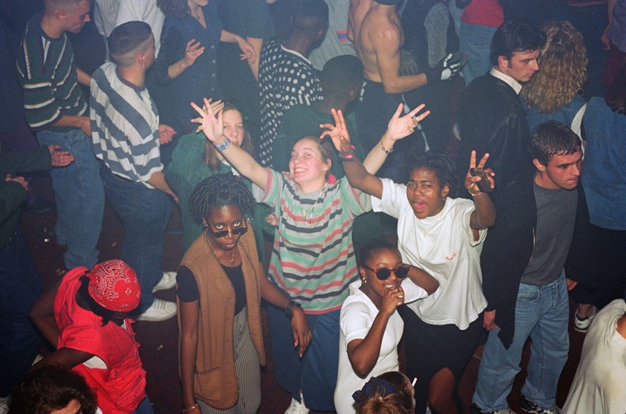 techno clubbing 90s
